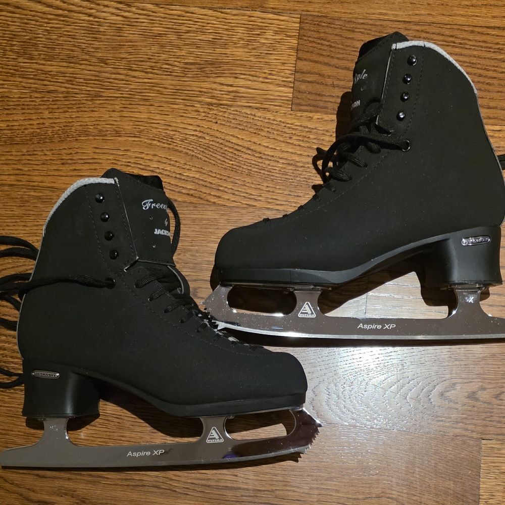 Jackson Men's Figure Skates w/ Aspire XP blade - Size 6 - like new